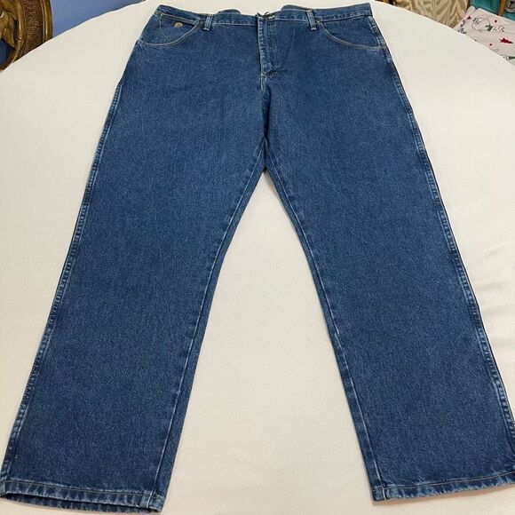 NWT Wrangler George Straight Cowboy Cut Relaxed Fit Denim Jeans Size 42 X 30 - Picture 1 of 10